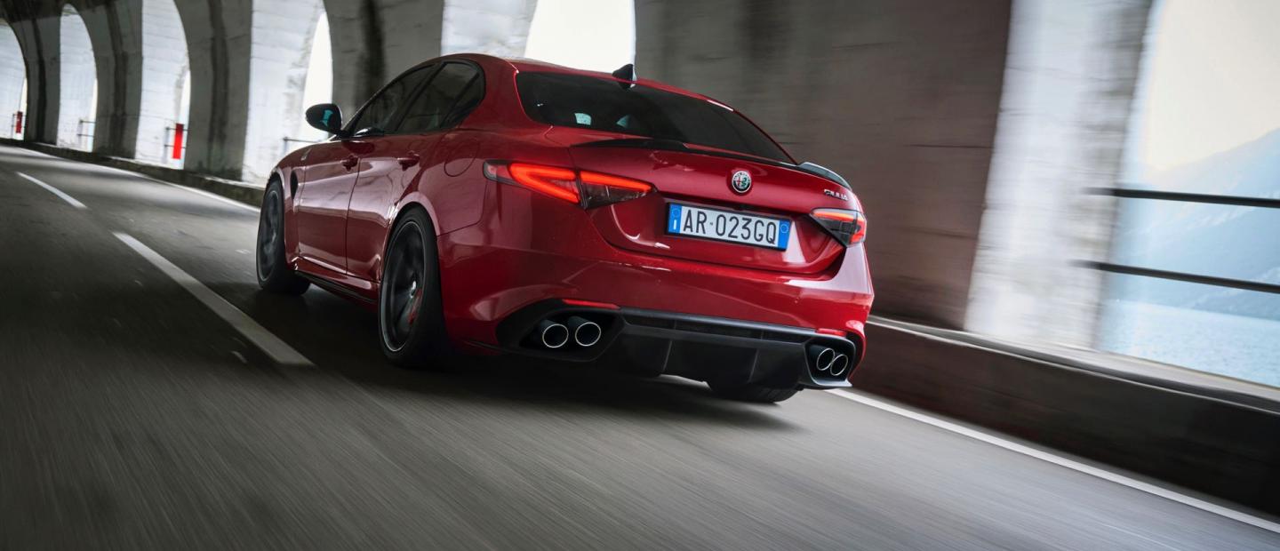 Alfa Romeo GIULIA QUADRIFOGLIO 2022  PRO e CONTRO - PROVA STRUMENTALE 