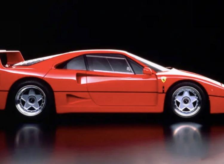 Ferrari F40: 35 anni della supercar, foto, storia, motore